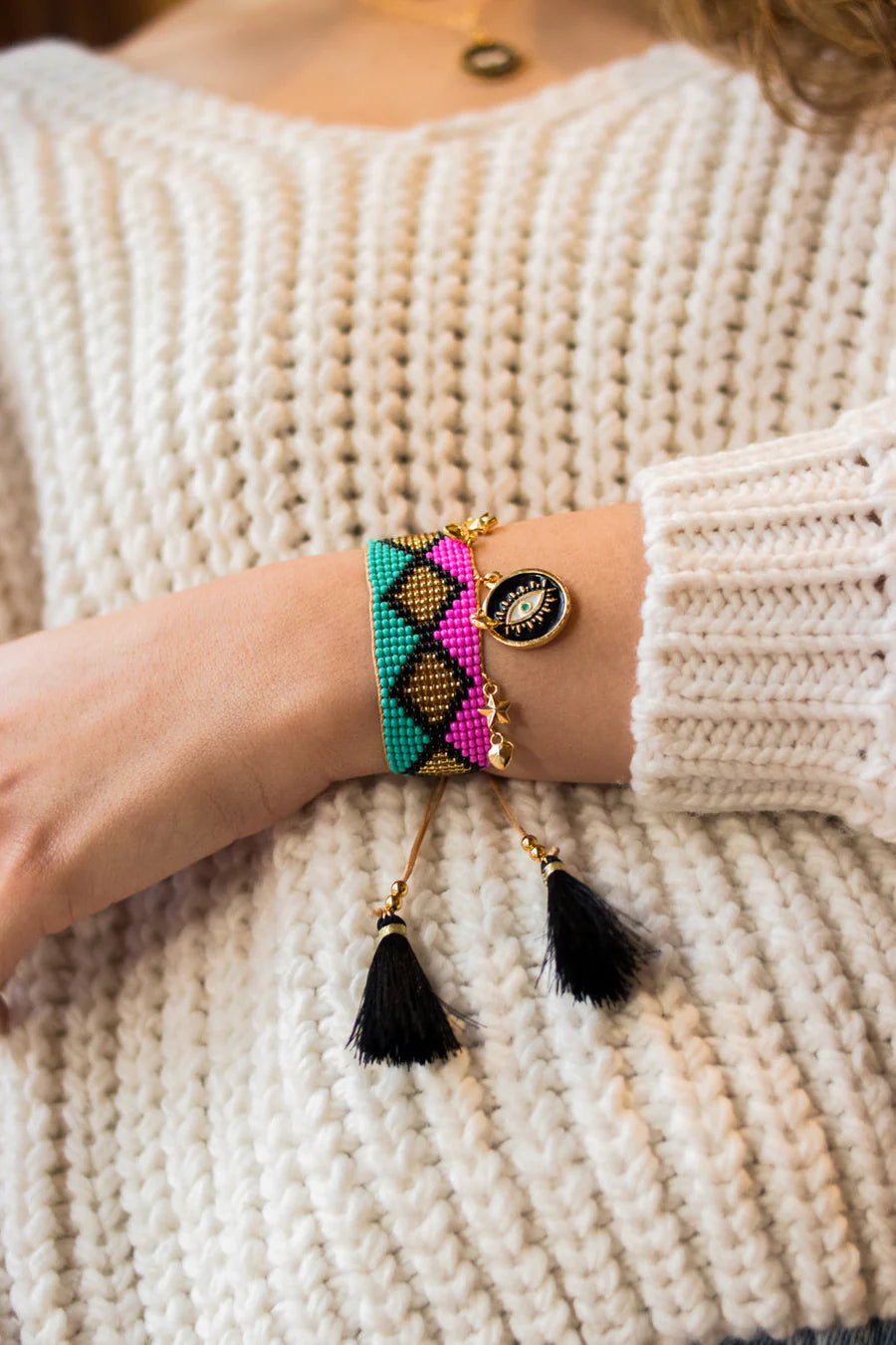 Brazalete ojito negro