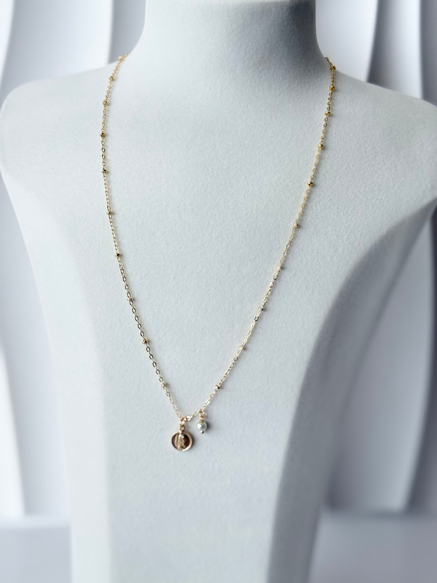 Collar virgen de Guadalupe