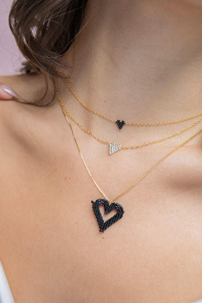 Collar multilayer corazon negro miyuki